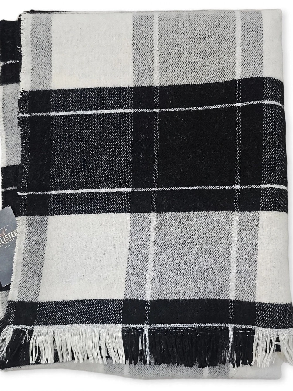 Hollister Black White Buffalo Plaid Blanket Scarf Shawl Wrap Fringe NWT